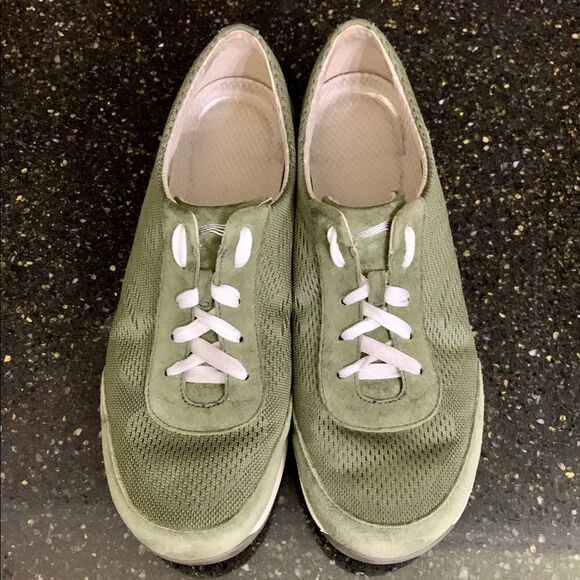 Dansko Hayes Olive Green Mesh Sneakers. - Picture 6 of 8